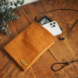 『開け閉めらくらく♪』バネ口金のスマホポシェット(姫路シュリンク・キャメル)