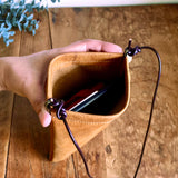 『開け閉めらくらく♪』バネ口金のスマホポシェット(姫路シュリンク・キャメル)