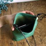 『開け閉めらくらく♪』バネ口金のスマホポシェット(姫路シュリンク・アイビーグリーン)