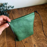 『開け閉めらくらく♪』バネ口金のスマホポシェット(姫路シュリンク・アイビーグリーン)