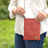 『開け閉めらくらく♪』バネ口金のスマホポシェット(姫路シュリンク・サーモンレッド)