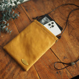 『開け閉めらくらく♪』バネ口金のスマホポシェット(姫路シュリンク・マスタード)