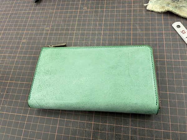 【アウトレット】スマートキーが入る小さい長財布 （アボカド2）