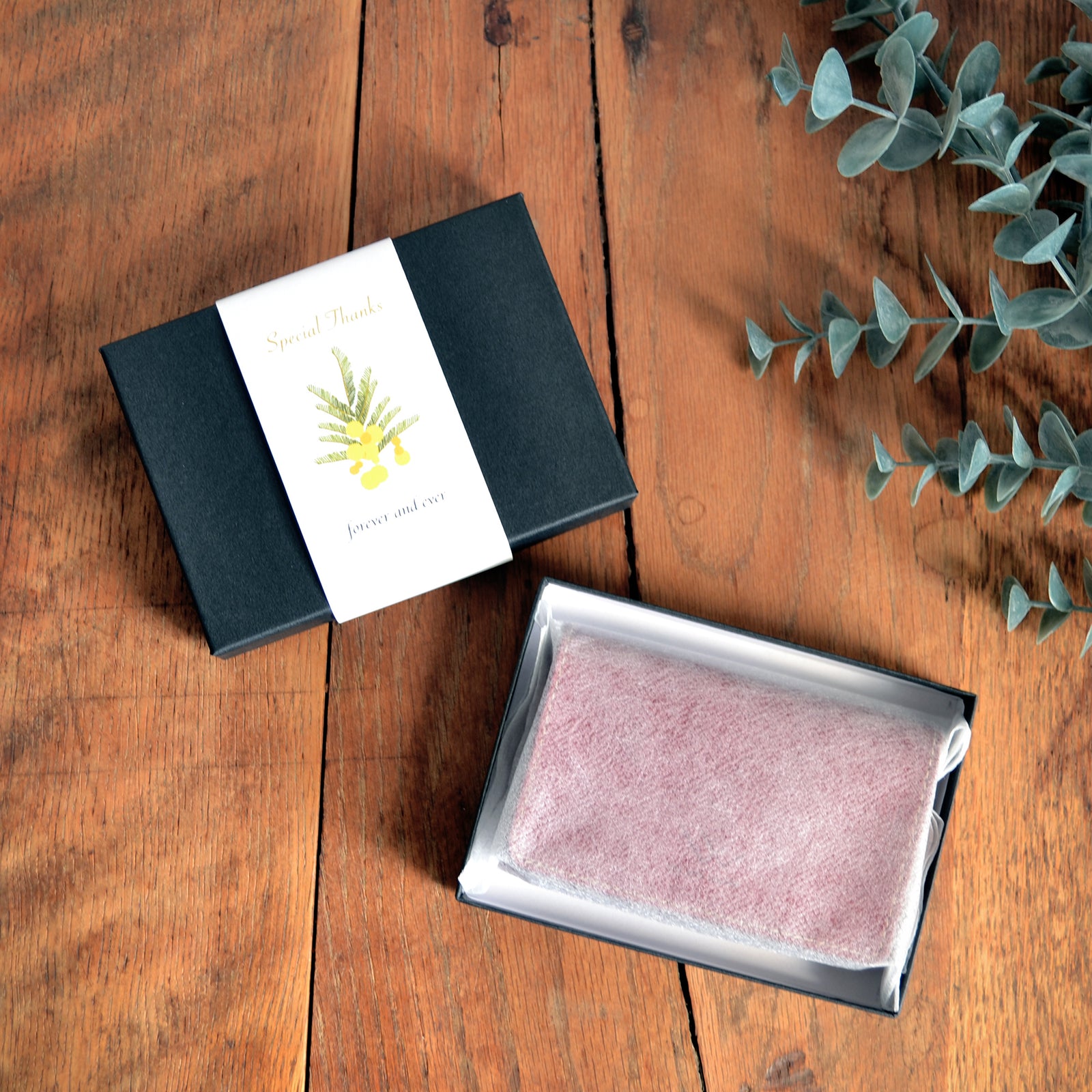 名刺入れ　メロン柄 夕張市長の「メロン柄名刺入れ」が大反響 まさかの品薄状態に